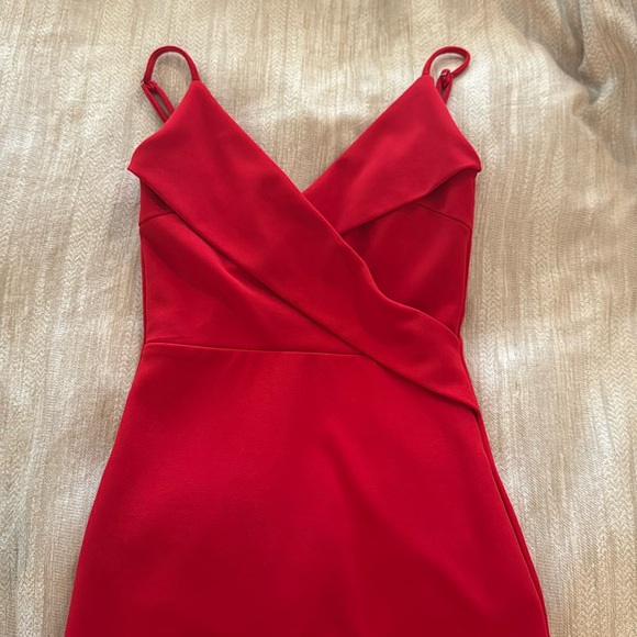 Lulu’s Dress - Picture 1 of 4